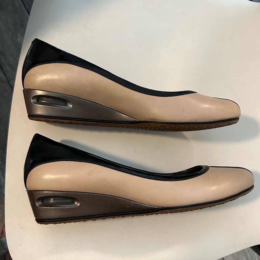 Like new Cole Haan wedges with Nike Air soles